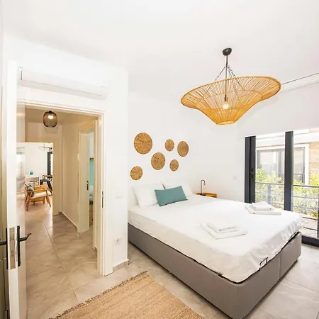 Amazing House With Balcony 1 Min Walking Distance To The Beach In Bodrum * 博德鲁姆