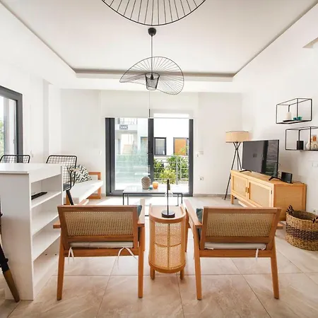 Amazing House With Balcony 1 Min Walking Distance To The Beach In Bodrum 博德鲁姆