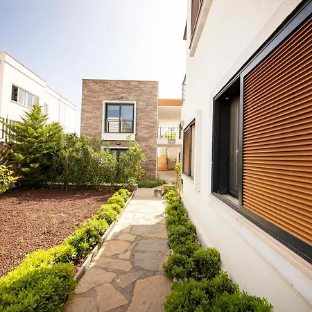 Amazing House With Balcony 1 Min Walking Distance To The Beach In Bodrum 博德鲁姆
