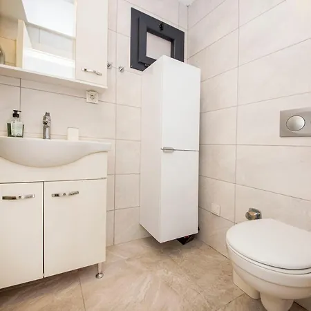 Amazing House With Balcony 1 Min Walking Distance To The Beach In Bodrum 度假居